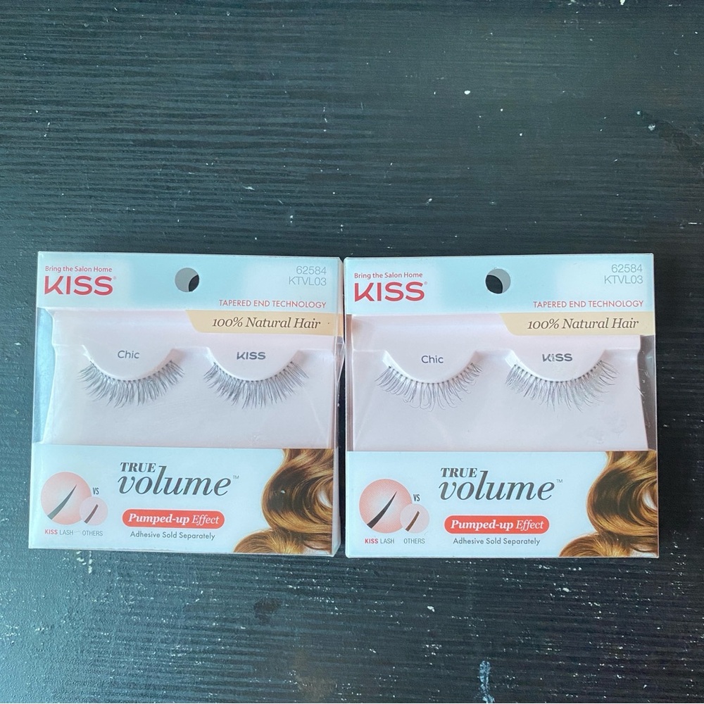 NWT Kiss Lashes Set of 2